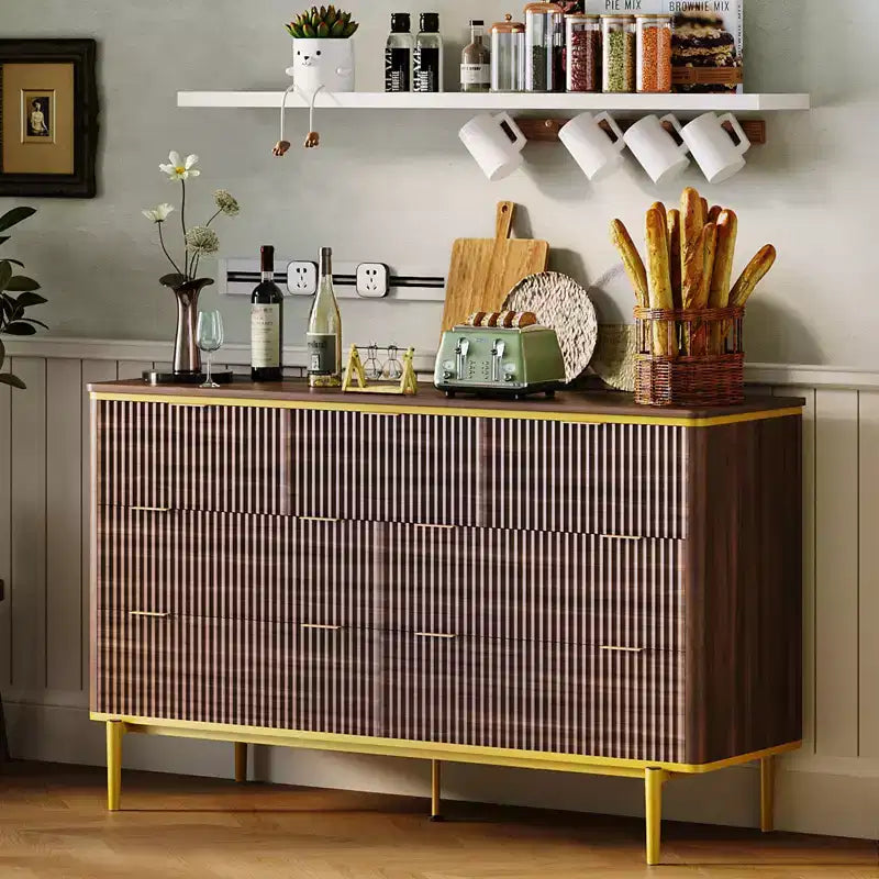 Comò a 7 cassetti per camera da letto, cassettiera scanalata in legno con mobiletto contenitore, design curvo, mobile TV con maniglie in metallo dorato per soggiorno