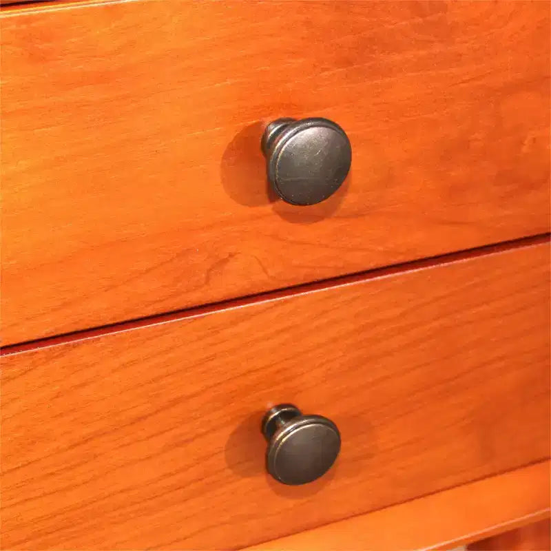 Comodino con 2 cassetti e design frontale angolato per camera da letto o soggiorno