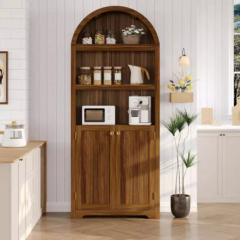 Mobile Moderno Bianco ad Arco da 72 pollici - Dispensa in Legno a 5 Ripiani Doppie Ante Ripiano Regolabile Maniglie Nere, Libreria Autoportante per Soggiorno